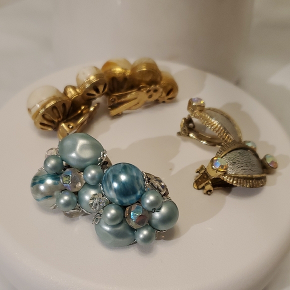 Unknown Jewelry - Blue Glass Cluster (Japan) Aurora Borealis Gems, Faux Pearls Beads 3-Pr Earrings